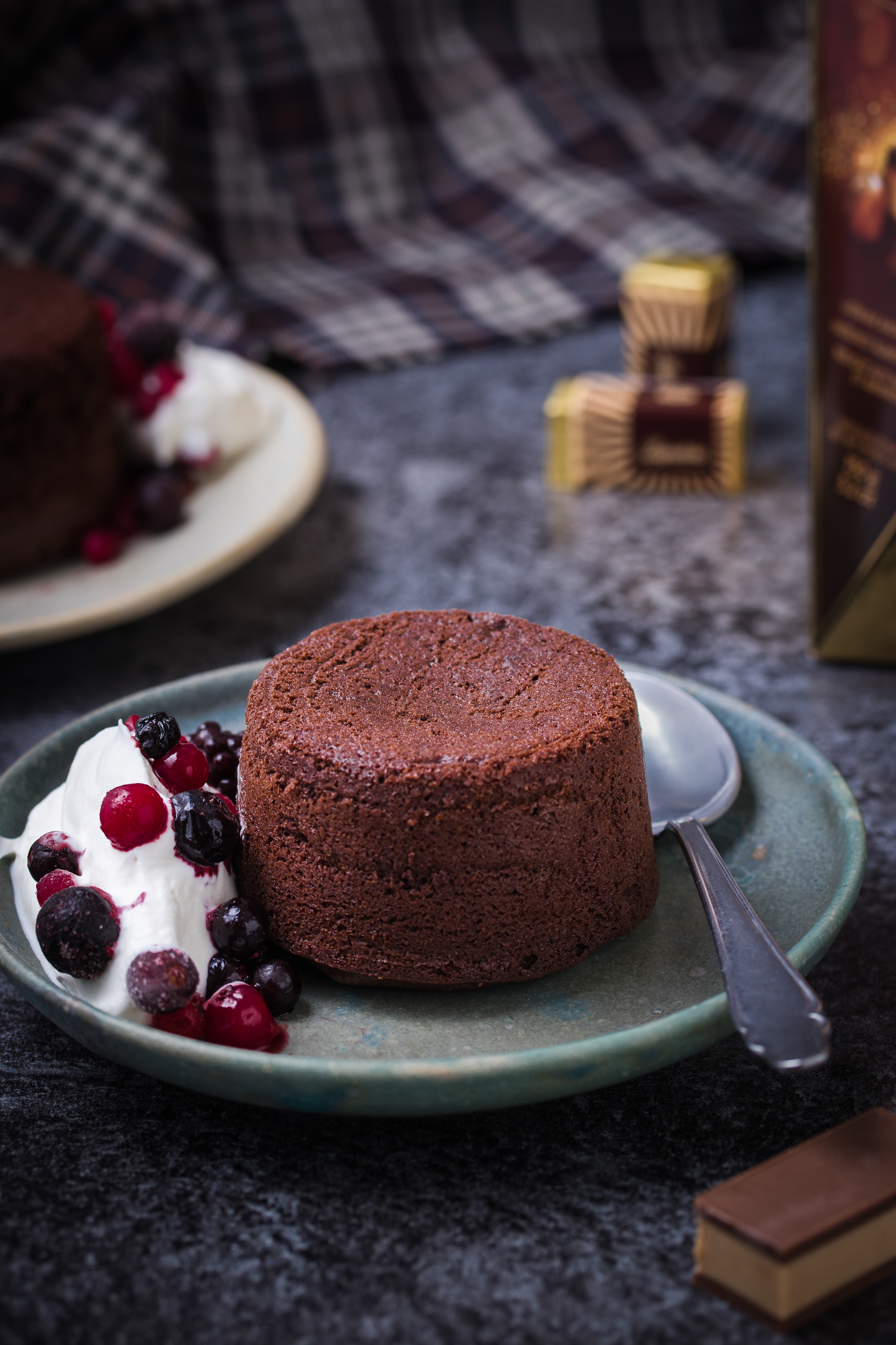 Čokoladni lava cake s Bajaderom Čokoladni lava cake s Bajaderom