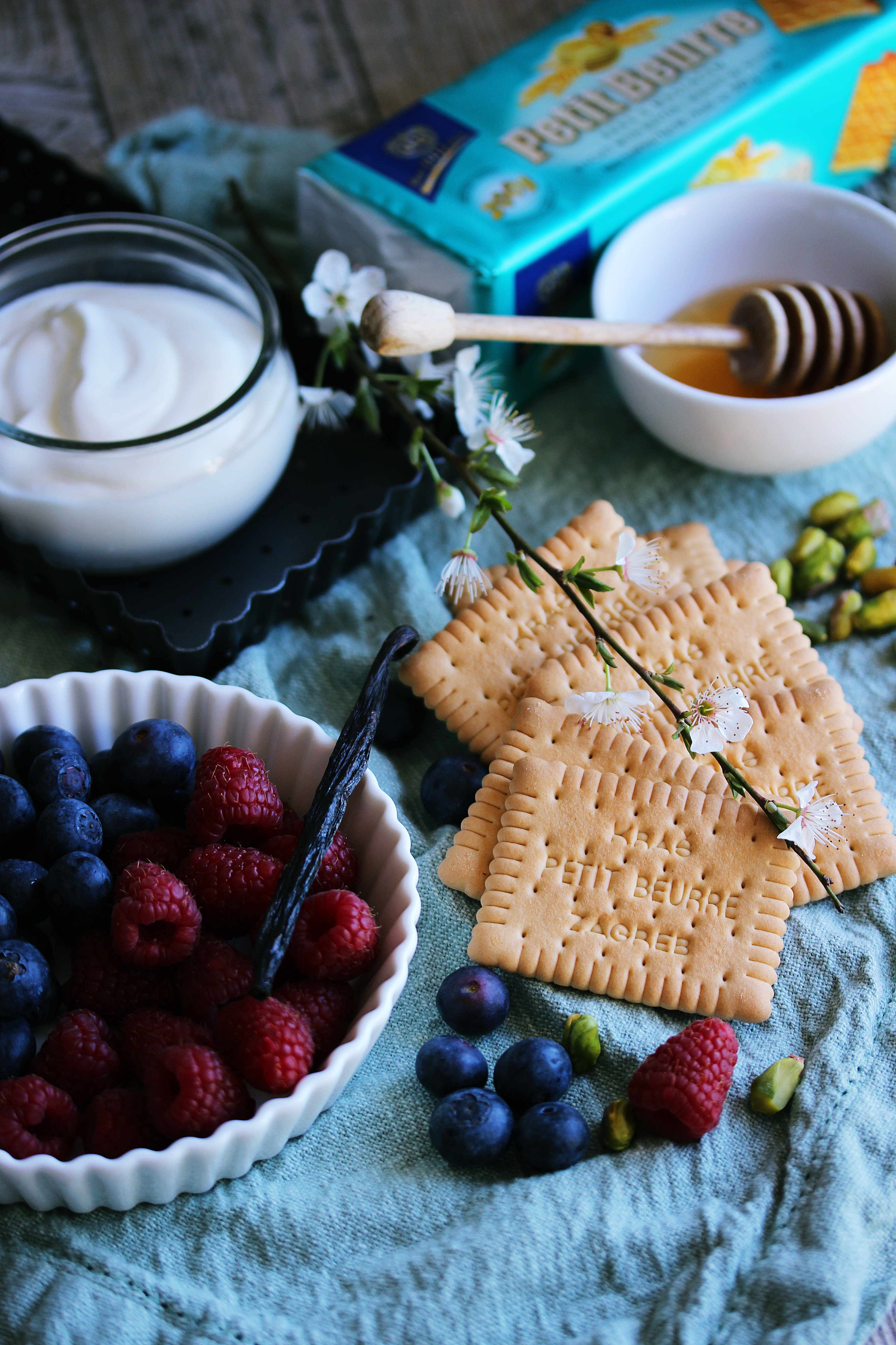 Tart s panna cottom i voćem Tart s panna cottom i voćem