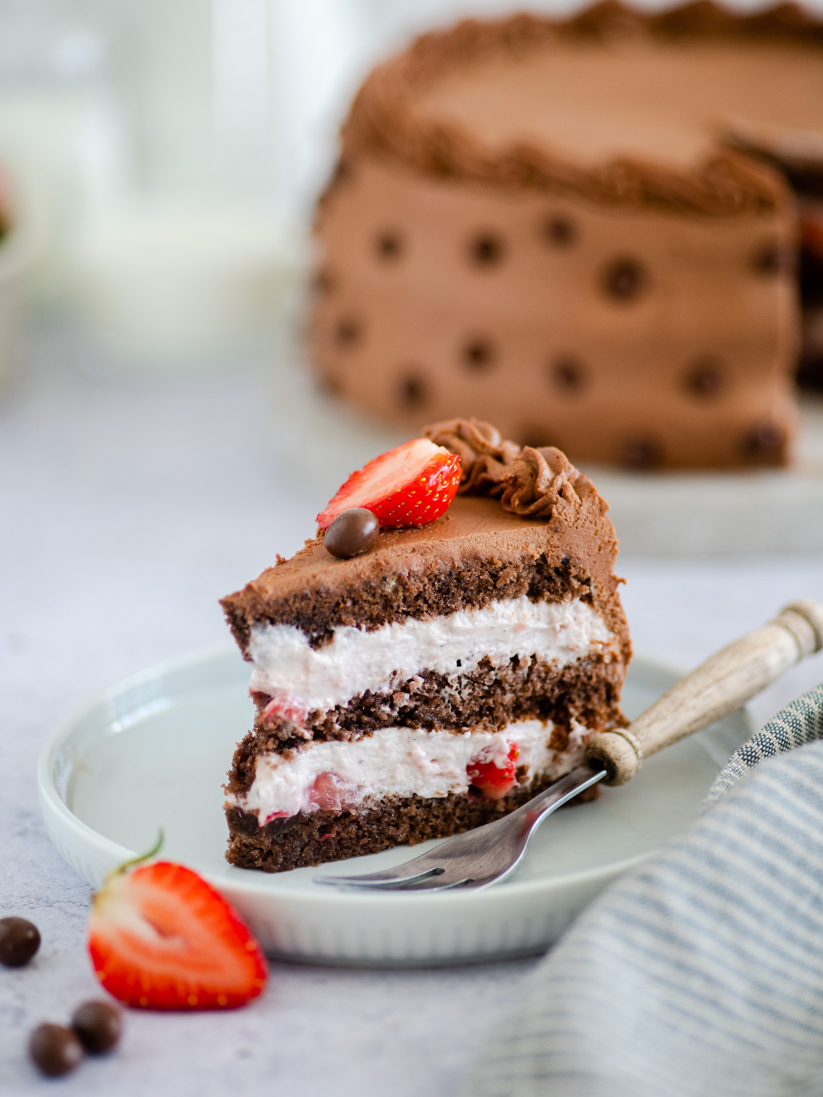 Torta od jagoda i čokolade Torta od jagoda i čokolade